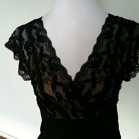 Black dress - Picture 2 of 4